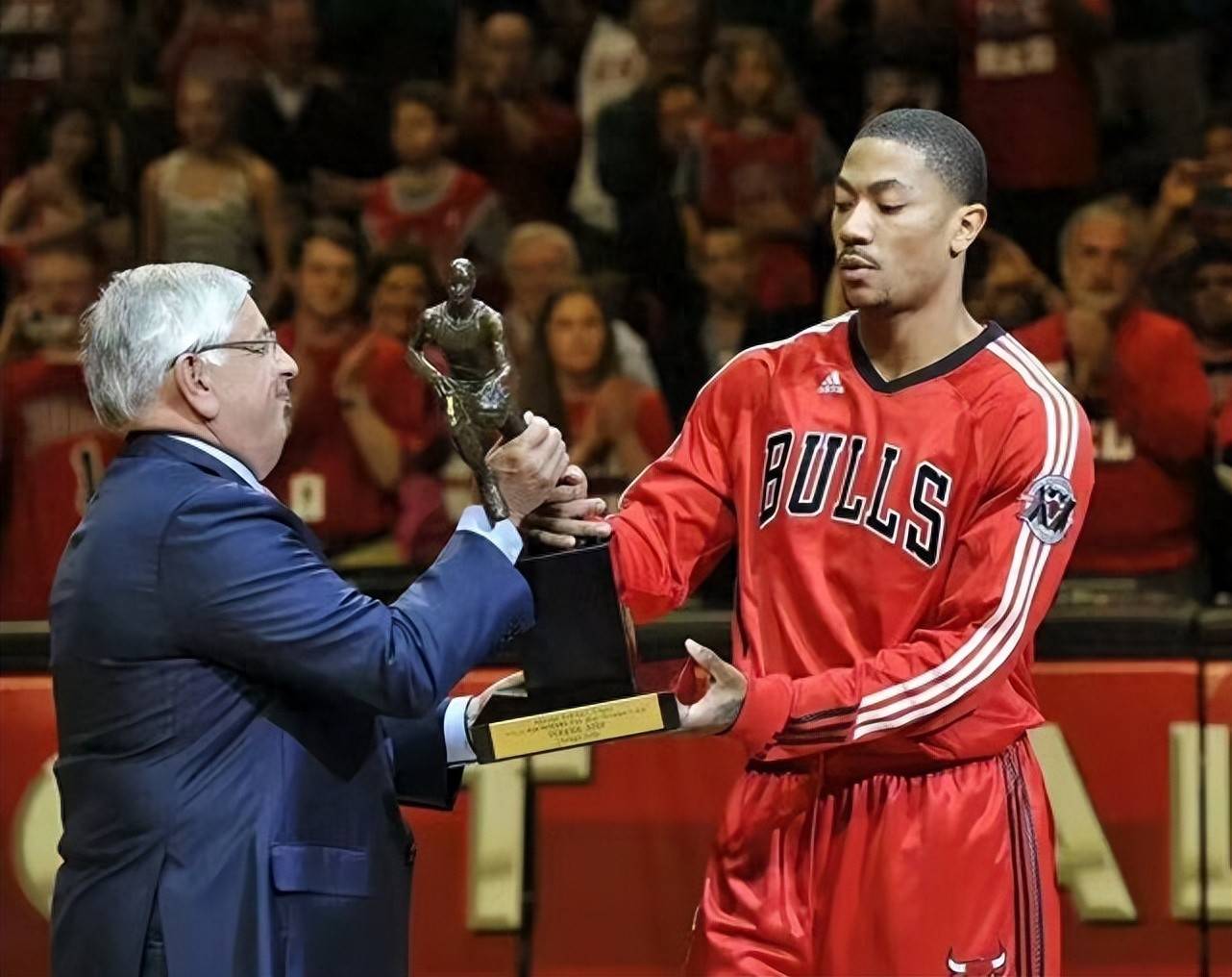 包含活塞主场赢下凯尔特人,罗斯独得全场最佳分的词条 包含活塞主场赢下凯尔特人,罗斯独得全场最佳分的词条