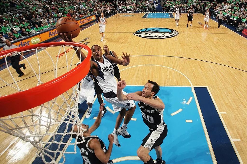 惊心动魄！篮球顶级对决现场丁宁依旧上演