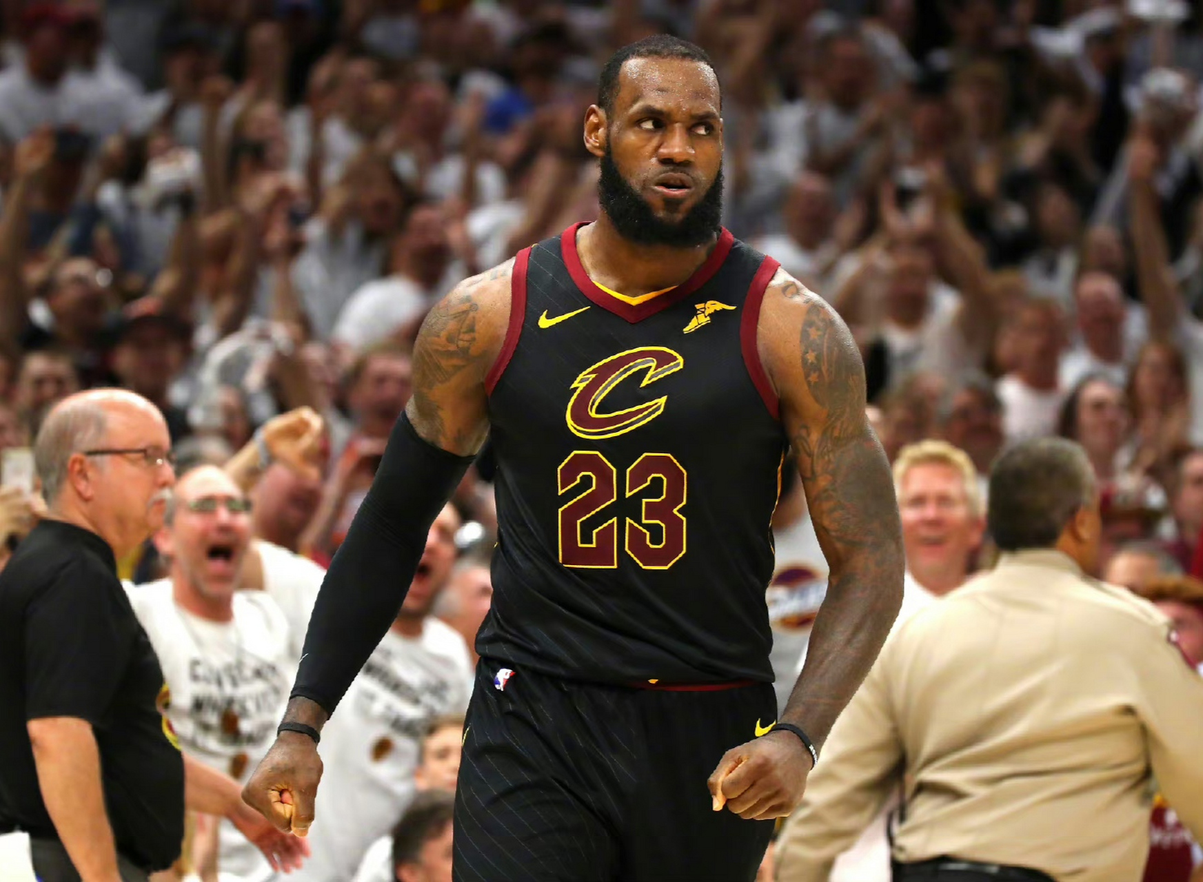 灰狼后卫场均分，成为球队得分王的简单介绍