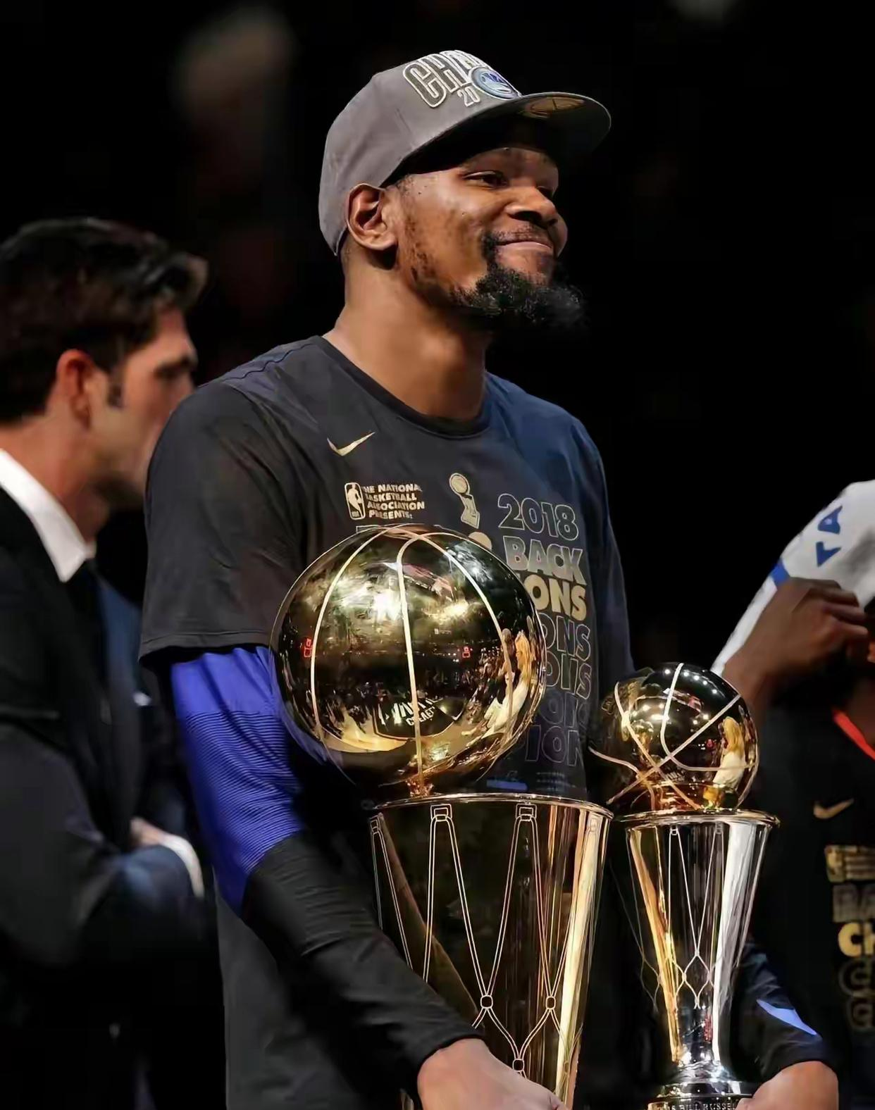 NBA球员因个人原因离队引发粉丝关注