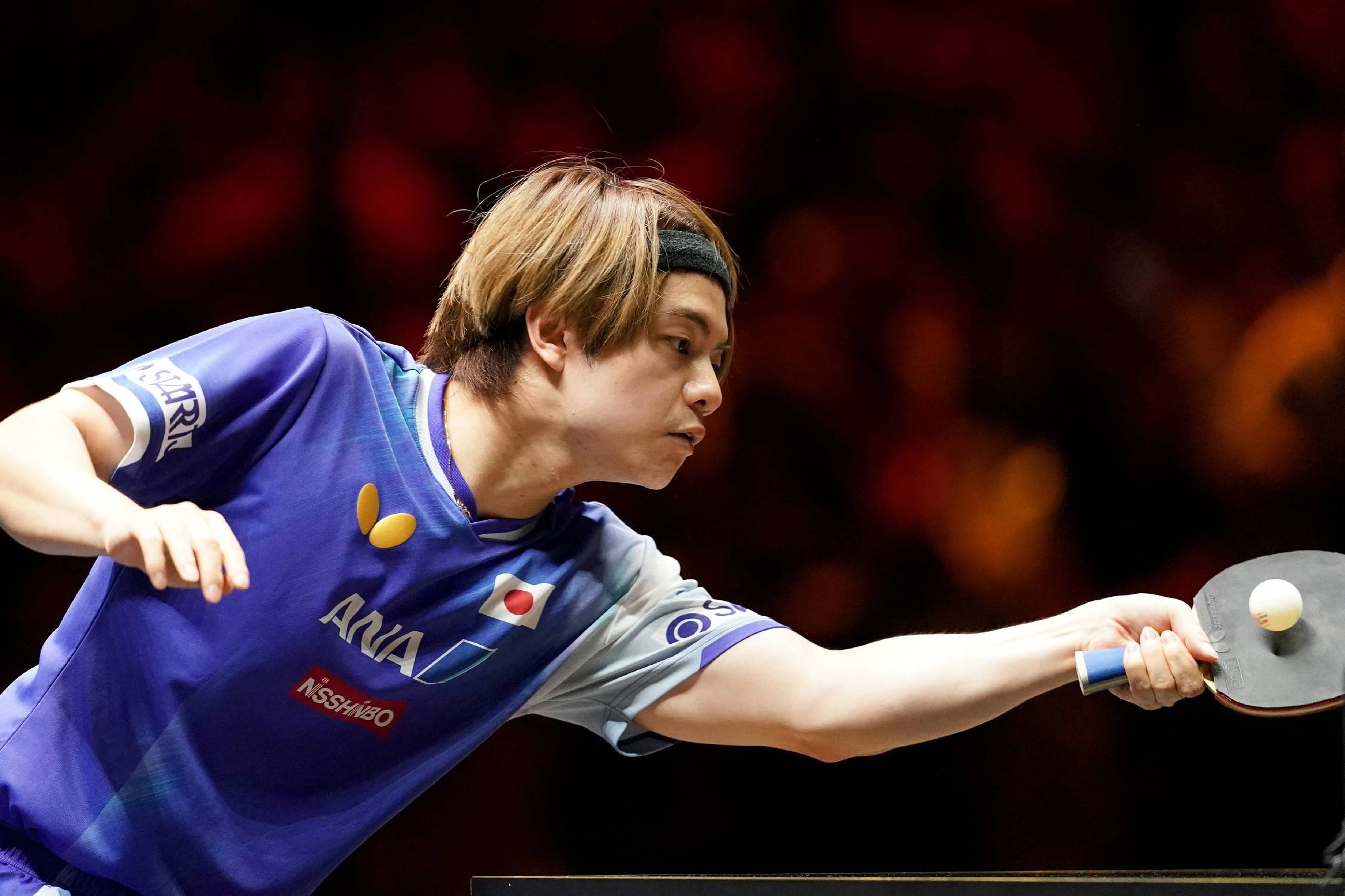 中国乒乓球队轻取波兰乒乓球队，水谷隼绝境逆转