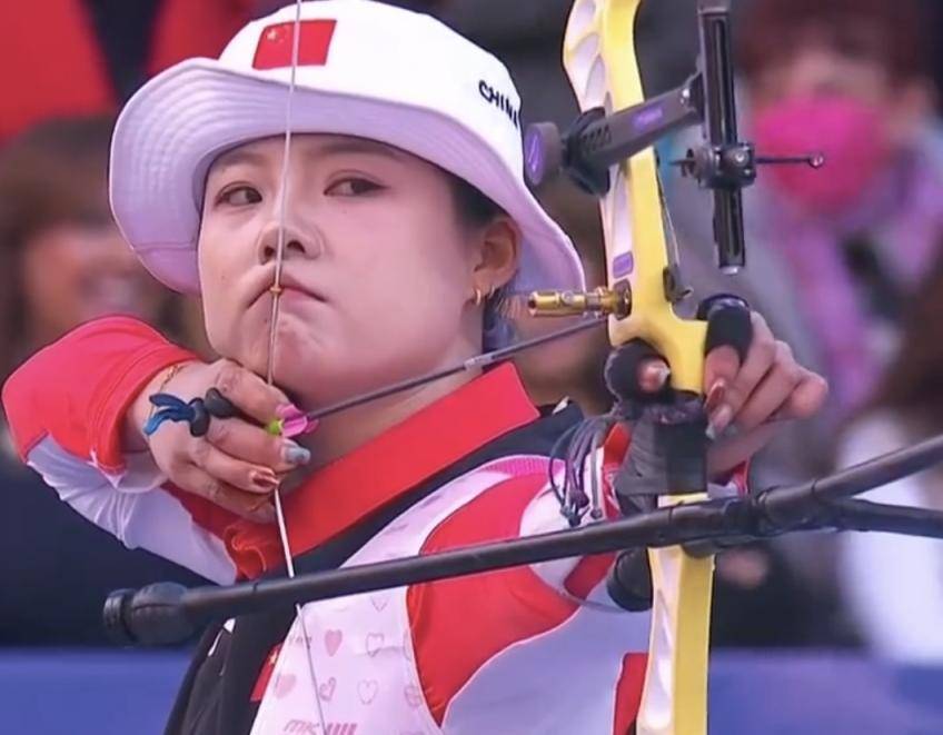 美国运动员在射箭比赛中击败对手 美国运动员在射箭比赛中击败对手