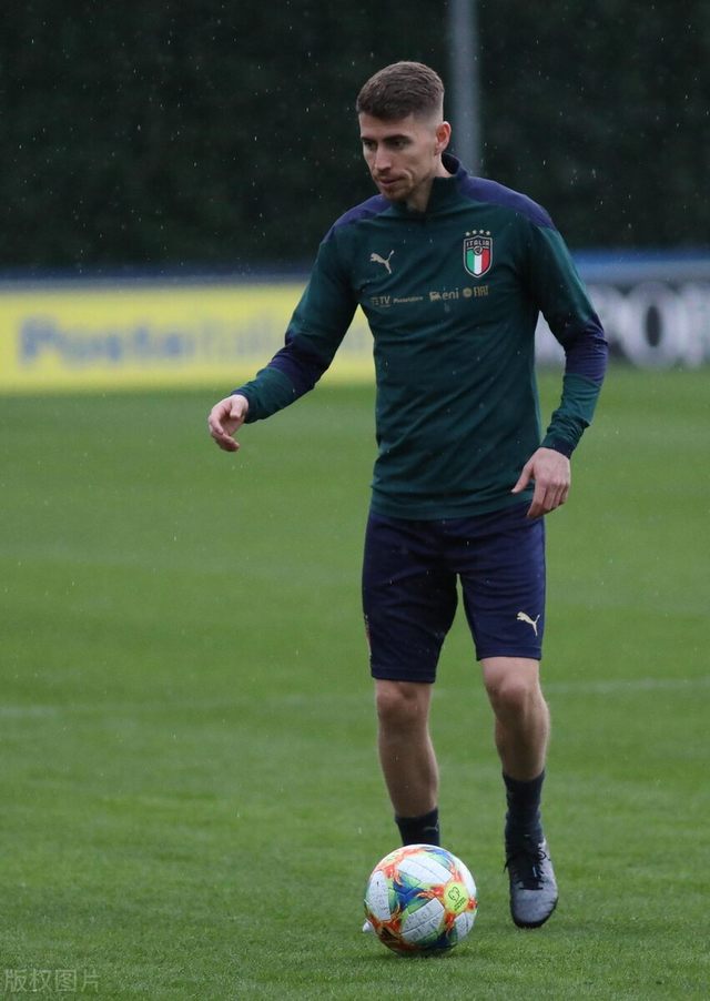 包含勒沃库森险胜智利，若日尼奥状态火热的词条