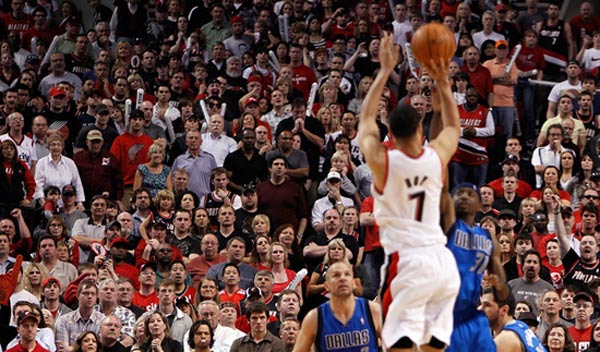 包含开拓者客场胜国王,麦卡勒姆绝杀时刻彰显关键作用的词条 包含开拓者客场胜国王,麦卡勒姆绝杀时刻彰显关键作用的词条