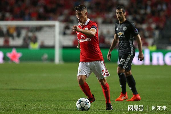 那不勒斯新晋榜首挑战赛季全胜纪录