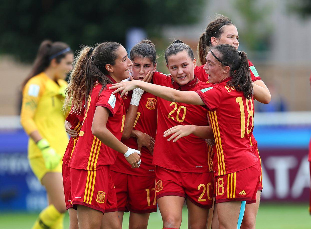 瑞士女足球队赴中国进行跨国交流