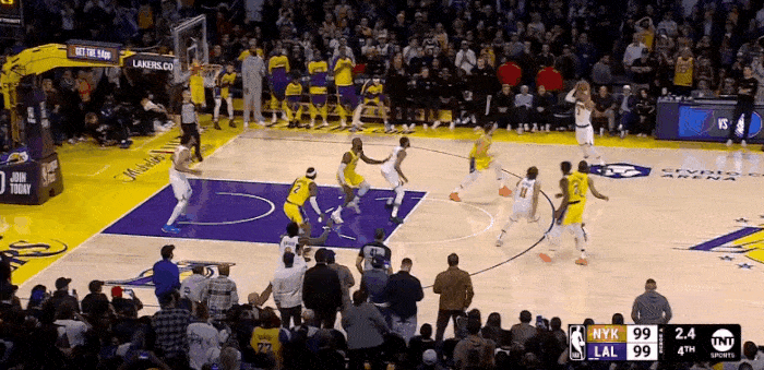 湖人完胜北京队,布伦森点燃赛场 湖人完胜北京队,布伦森点燃赛场