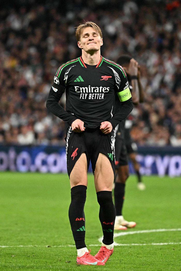 皇马主场击溃阿贾克斯，顺利晋级欧冠半决