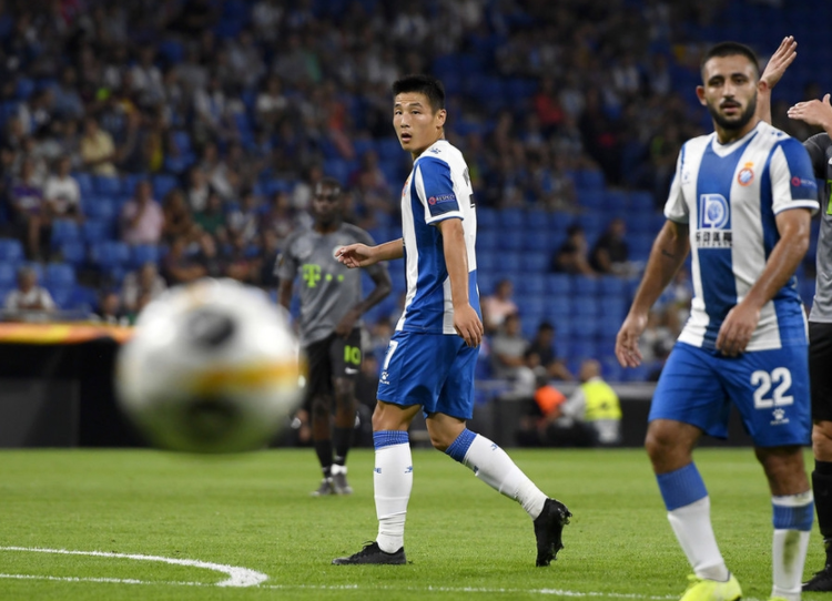 尼斯球员草荐射绝杀帮助球队获胜的简单介绍