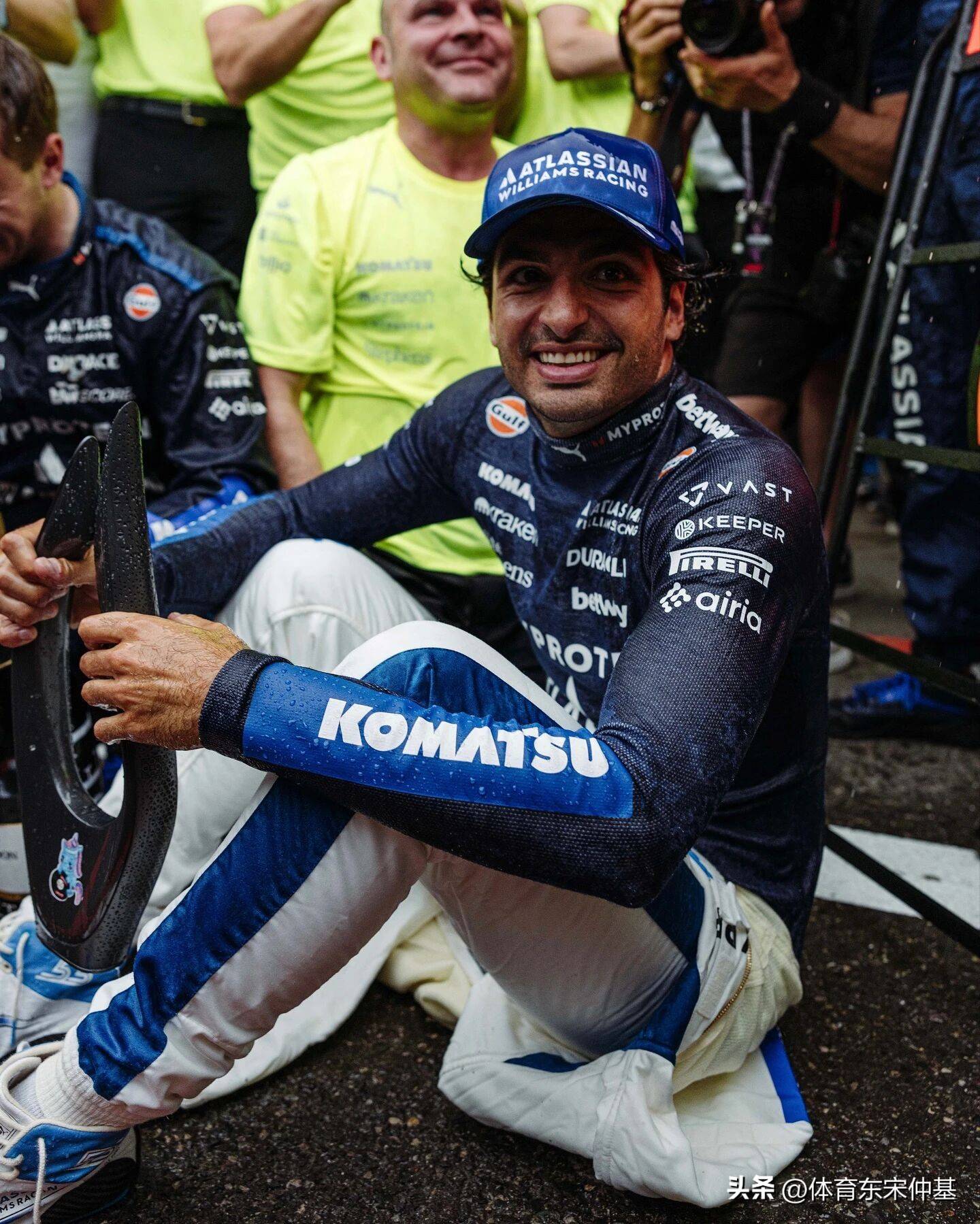 关于雷诺车队险胜索伯车队，塞恩斯高光表现的信息