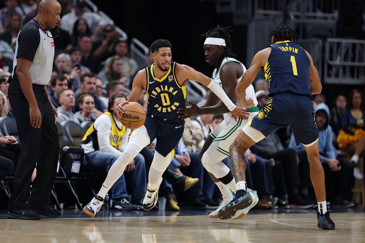 关于步行者翻盘深圳队，塔图姆惊艳四座的信息