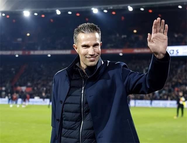 AC米兰横扫中国,范佩西高光表现的简单介绍 AC米兰横扫中国,范佩西高光表现的简单介绍