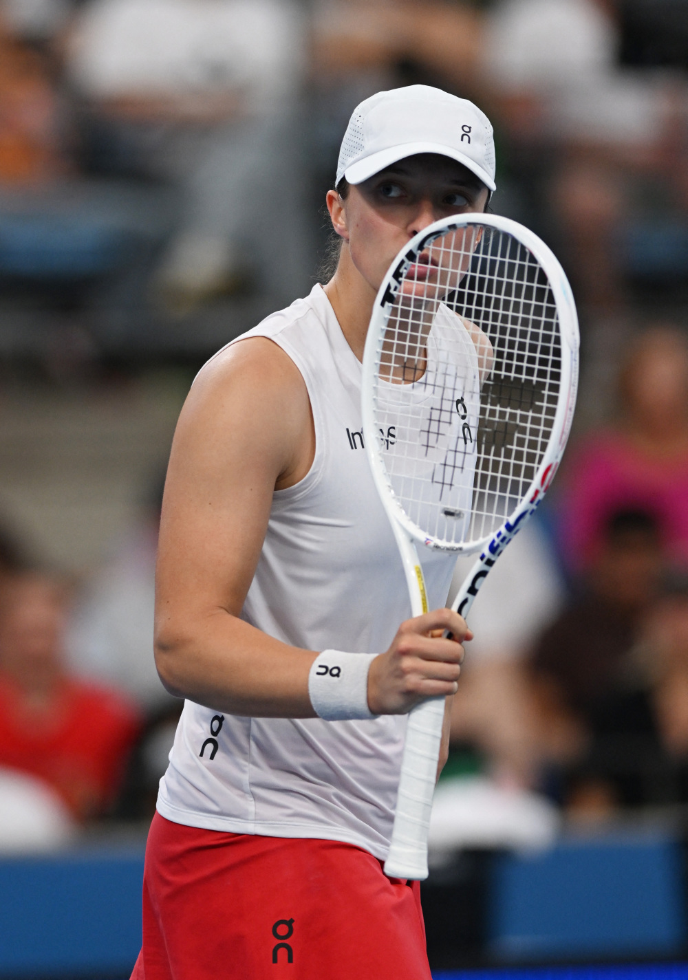 包含美国网球队碾压德国网球队，西西帕斯关键制胜的词条