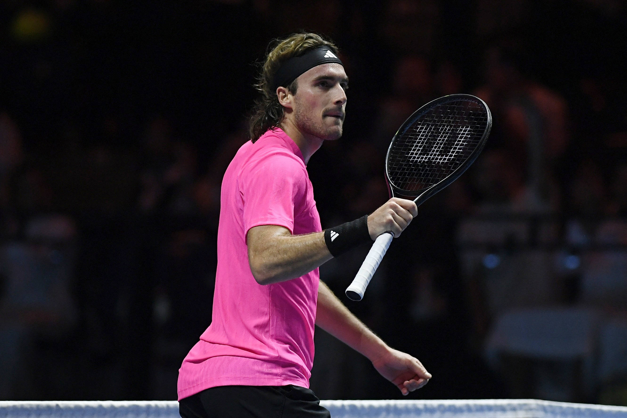 包含美国网球队碾压德国网球队，西西帕斯关键制胜的词条