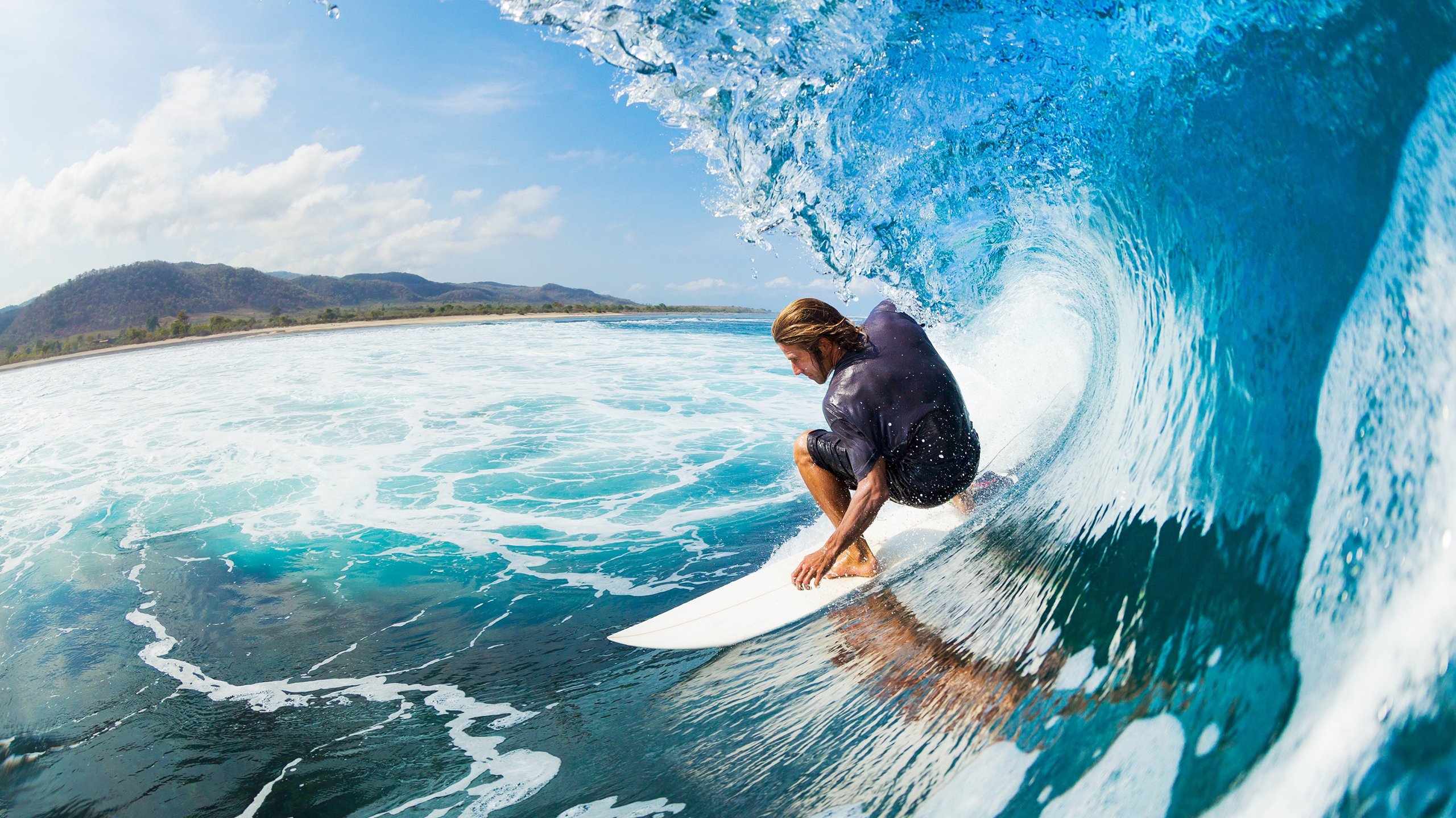 巴斯托尼生涯之夜铸就经典，喀麦隆铁卫助国米粉碎黄色潜水艇