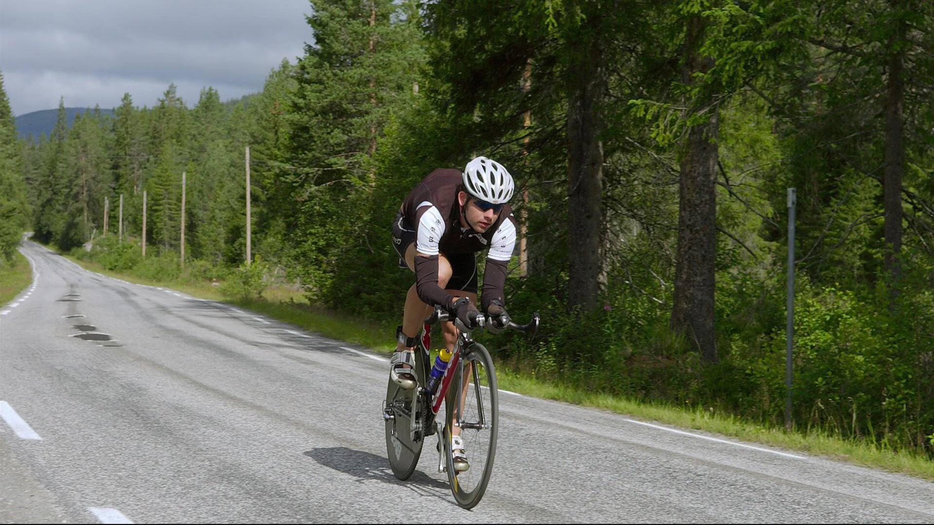 羽坛烽火，韩国队横扫泰国显团队锋芒，安赛龙绝技惊艳四座铸个人传奇