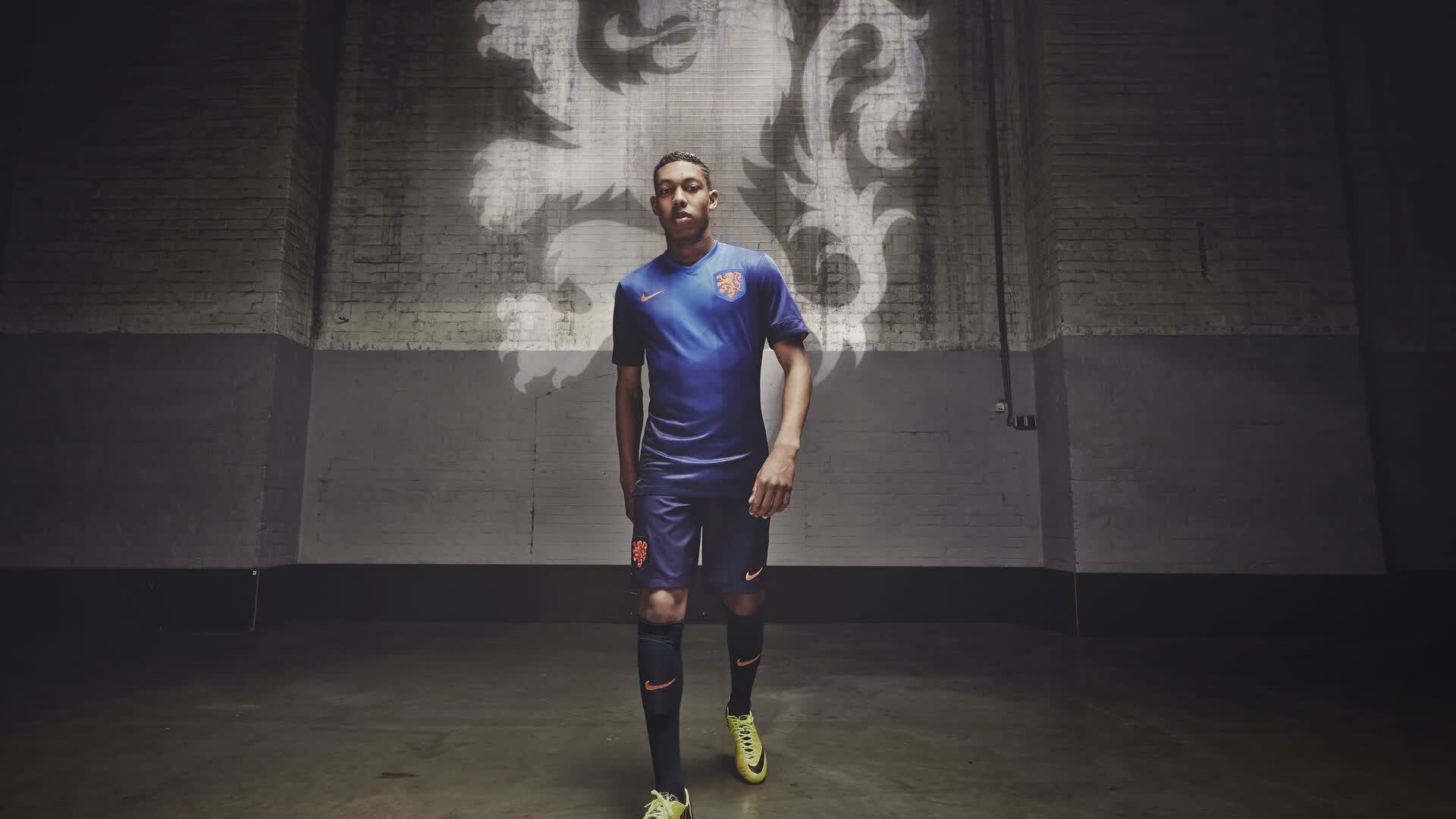橙海之外的孤勇者，汉密尔顿以策略逆天改命，哈斯暗渡陈仓—F1荷兰大奖赛的唯一剧本